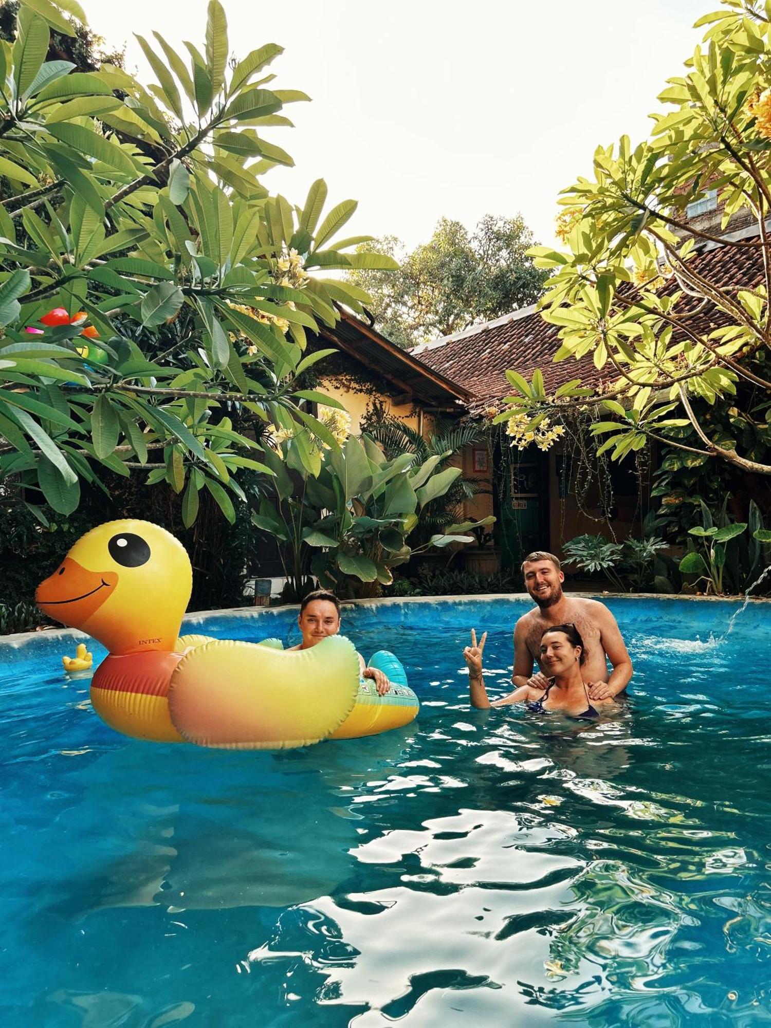 Losmanos Hostel Yogyakarta Exteriör bild