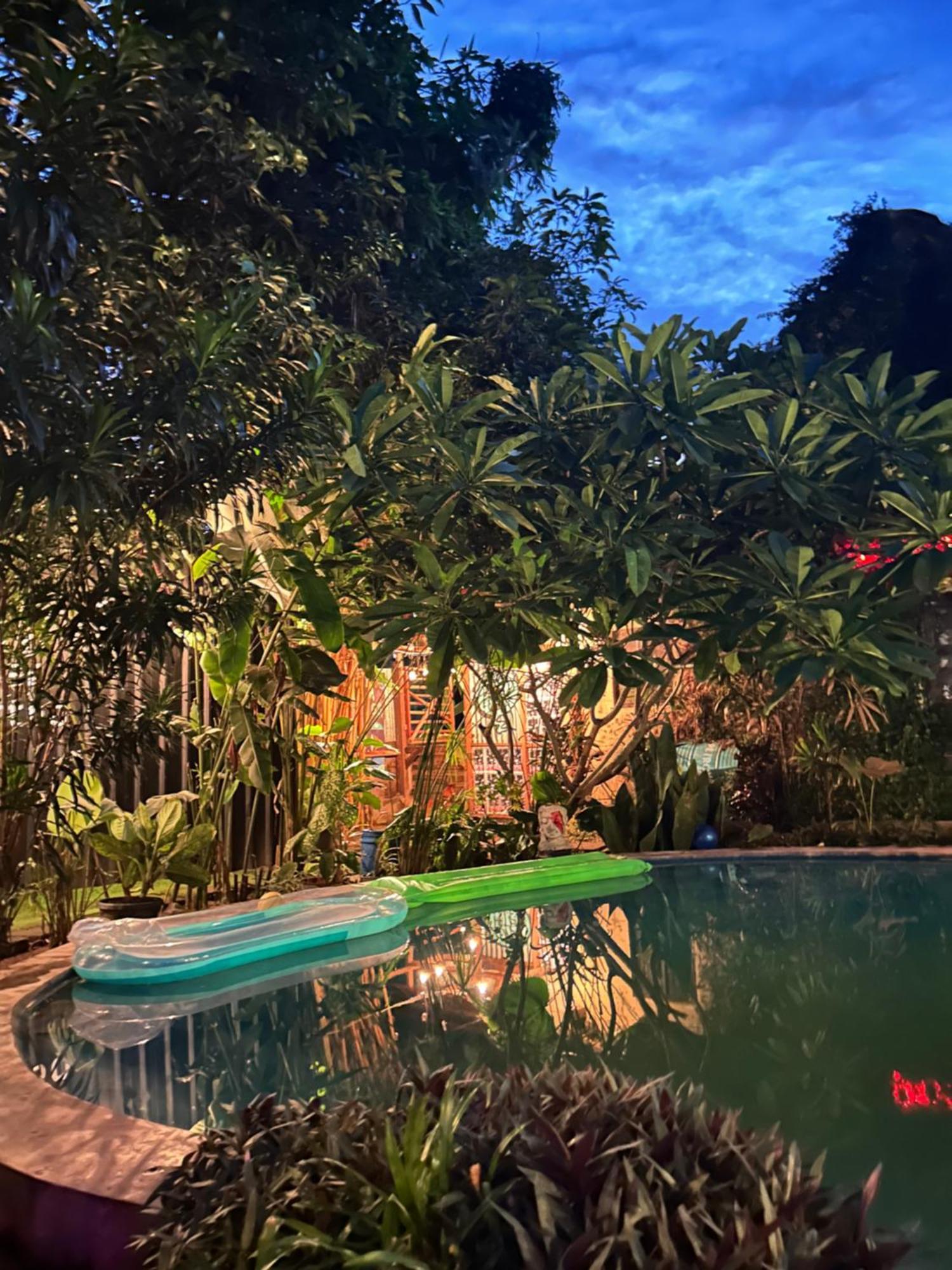 Losmanos Hostel Yogyakarta Exteriör bild