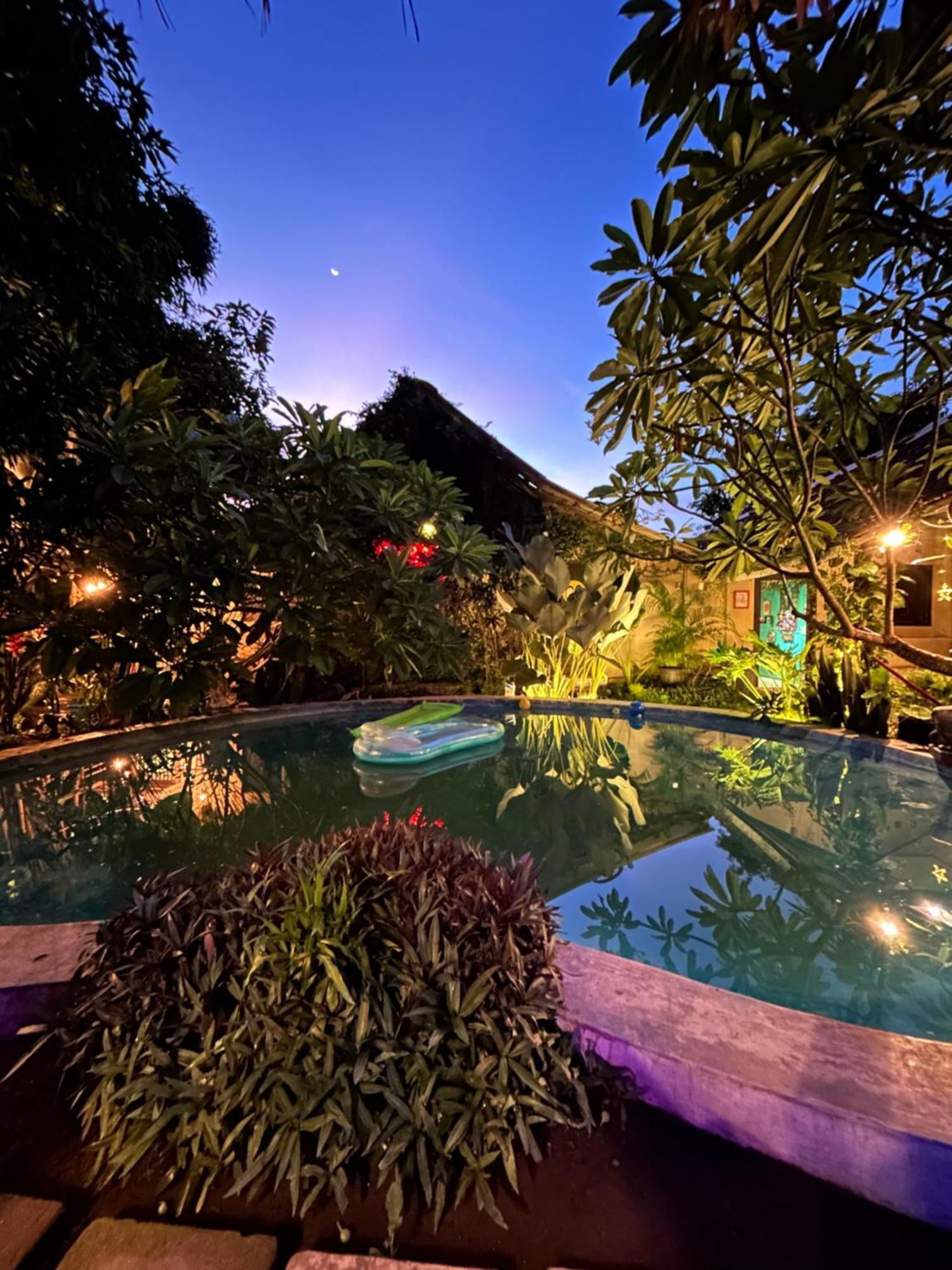 Losmanos Hostel Yogyakarta Exteriör bild