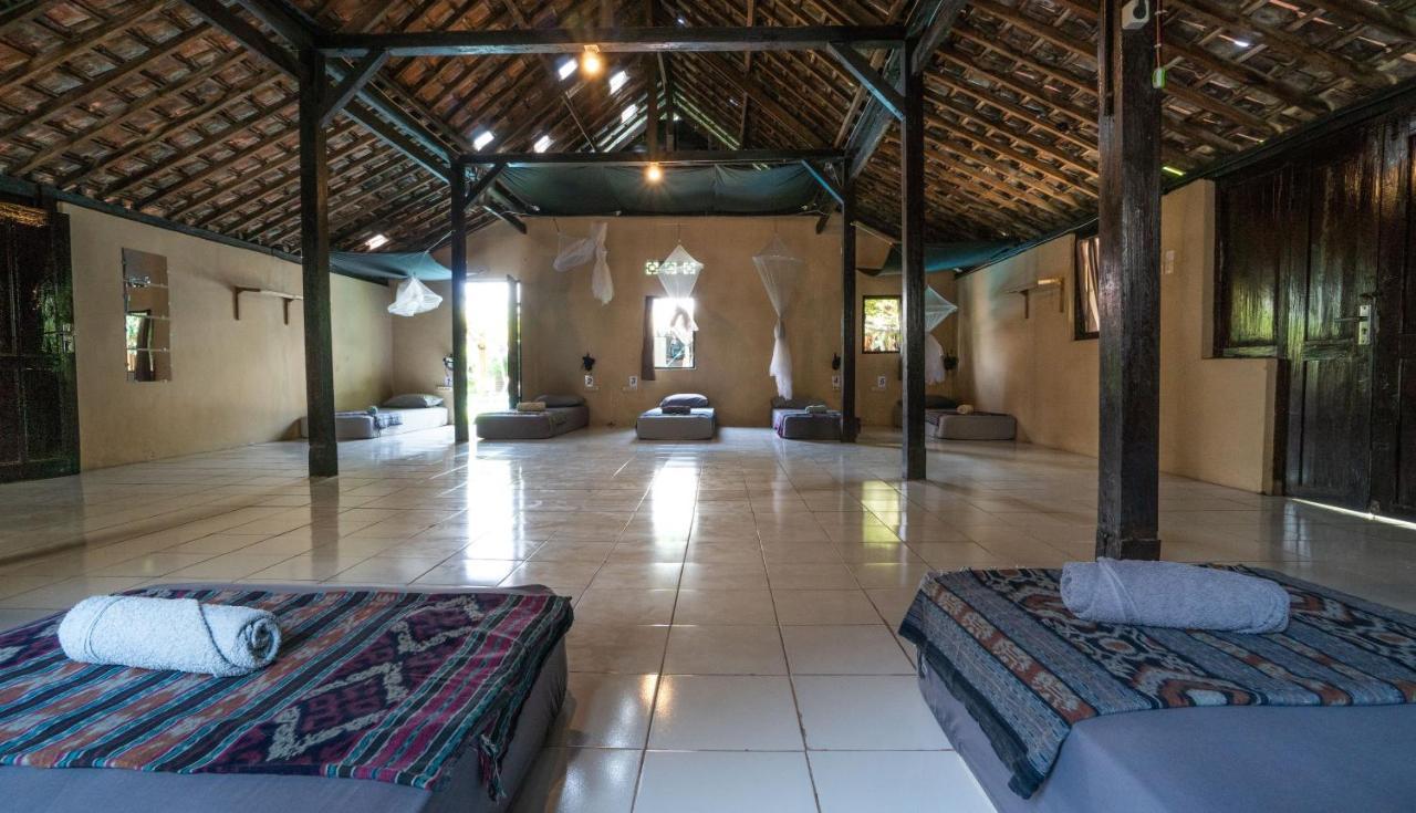 Losmanos Hostel Yogyakarta Exteriör bild