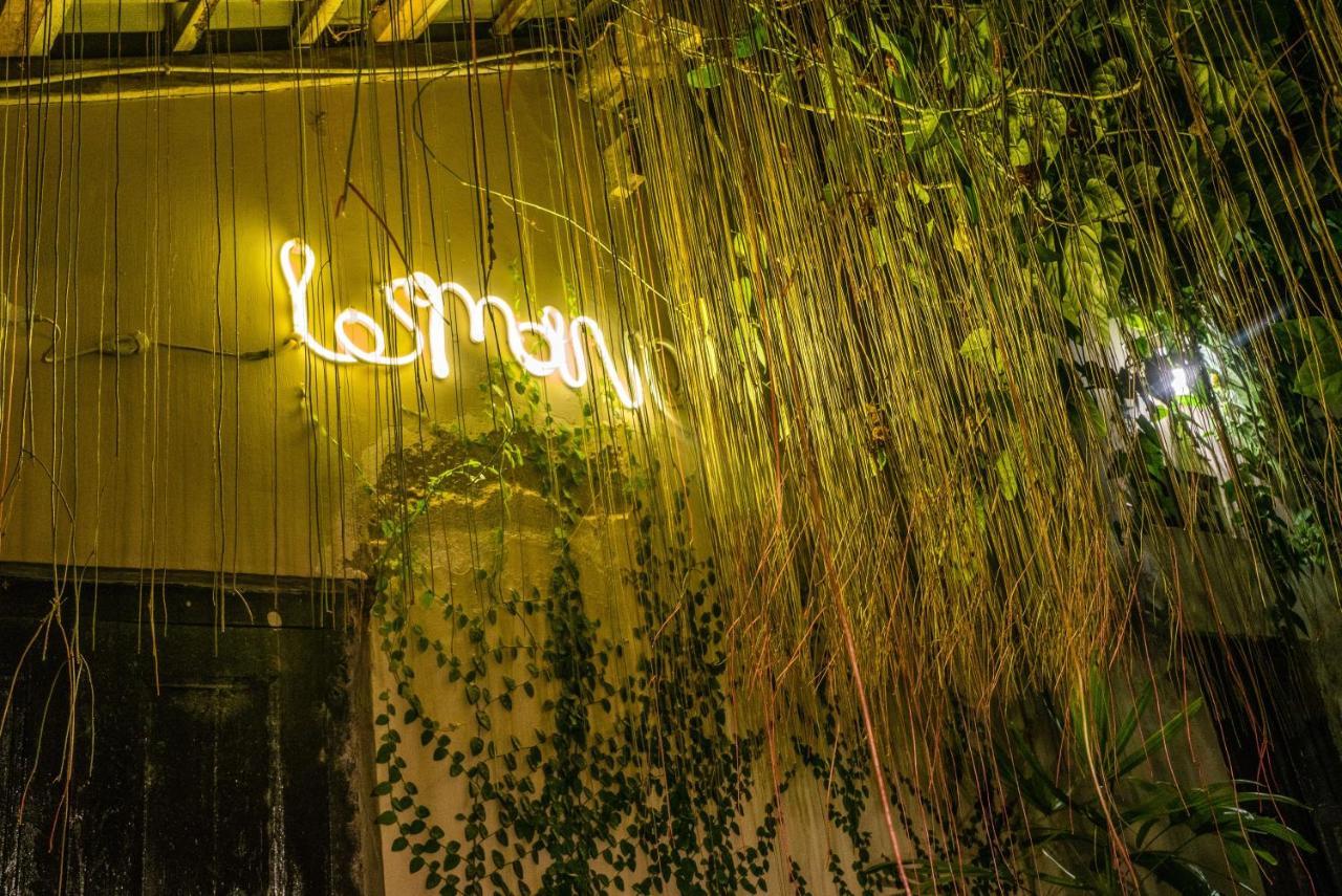 Losmanos Hostel Yogyakarta Exteriör bild